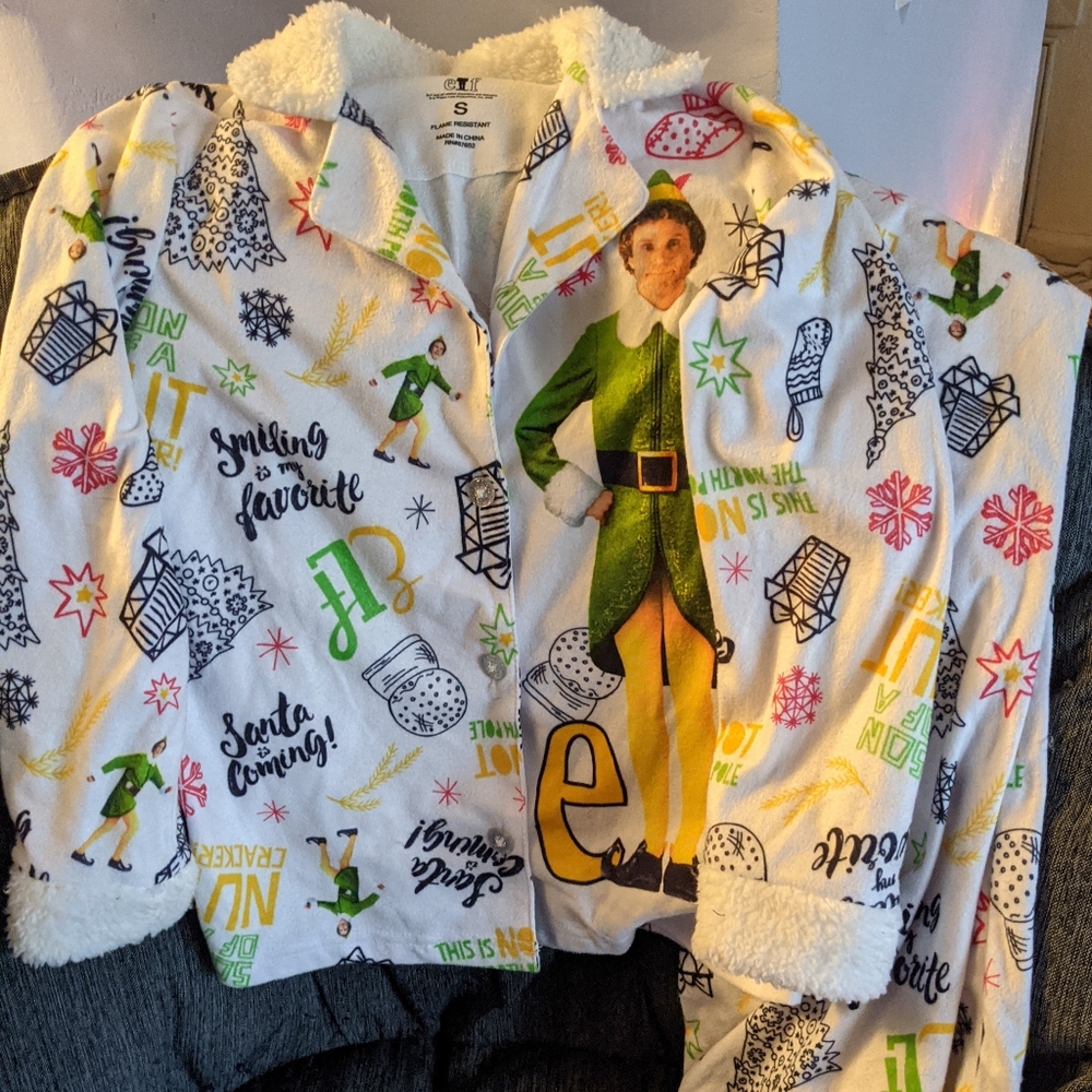 Elf PJs! - Picture 3 of 4
